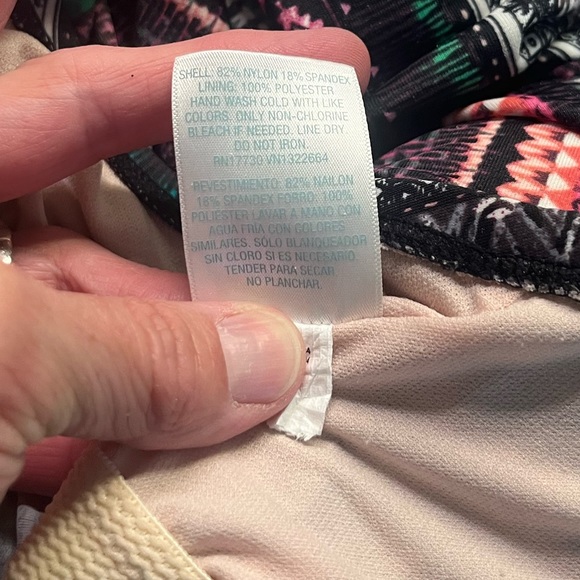 Kona Sol Women’s Halter Swim Suit Top, Geometric Lines, Black Pink, Medium - Picture 5 of 6